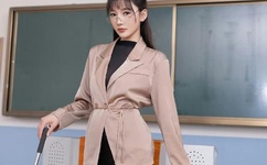 走一下撞一下深深咬合的小说视频